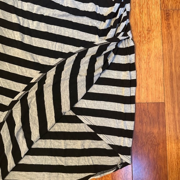 Bobeau | Black and grey stripe skirt with side pleats size M - Picture 2 of 4